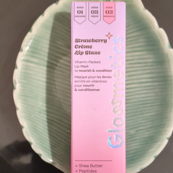 Lip Mask - Picture 1 of 2